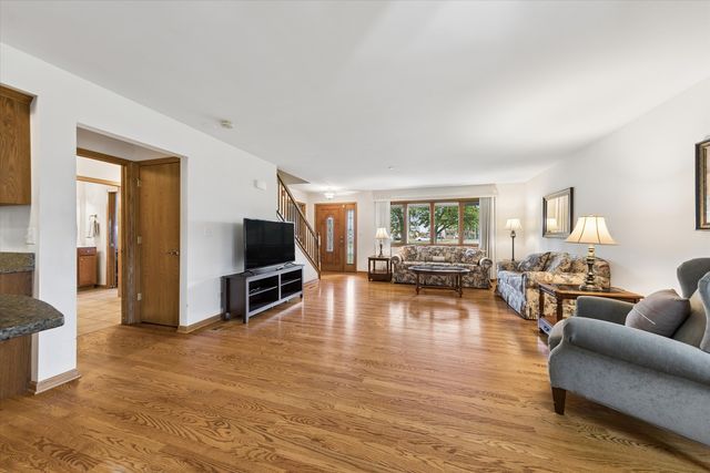 7024 Garden Lane, Bridgeview, IL 60455
