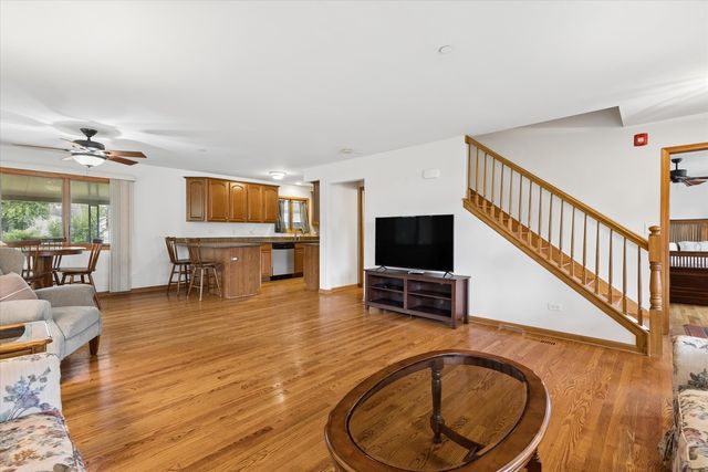 7024 Garden Lane, Bridgeview, IL 60455