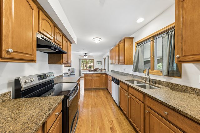 7024 Garden Lane, Bridgeview, IL 60455