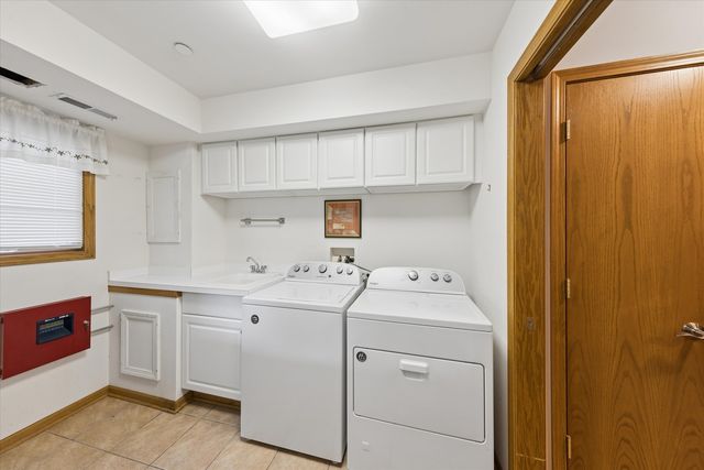 7024 Garden Lane, Bridgeview, IL 60455