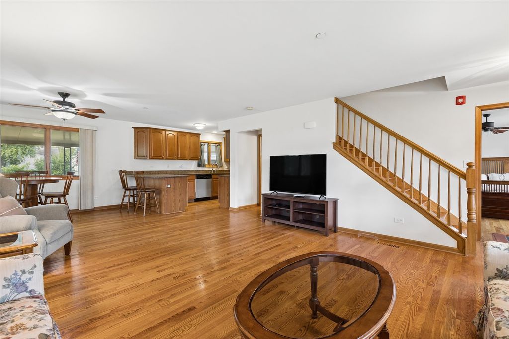 7024 Garden Lane, Bridgeview, IL 60455 — photo 5