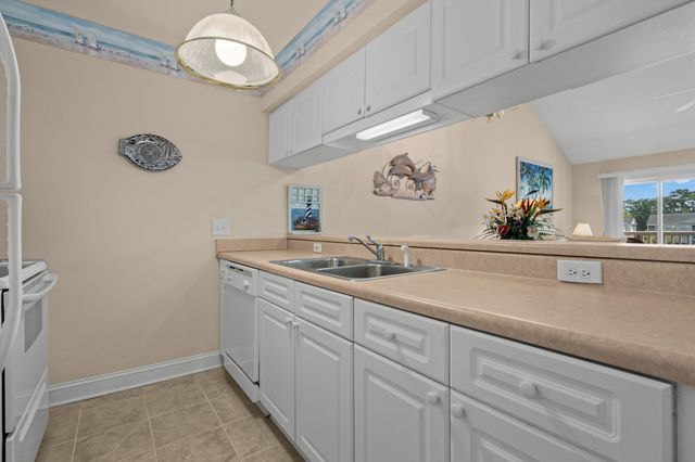 631 Woodmoor Dr Unit 302, Murrells Inlet, SC 29576