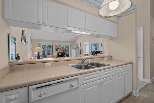 631 Woodmoor Dr Unit 302, Murrells Inlet, SC 29576