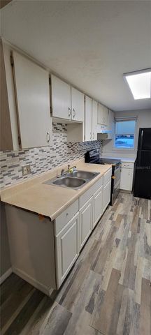 8725 N 48TH STREET A, Tampa, FL 33617