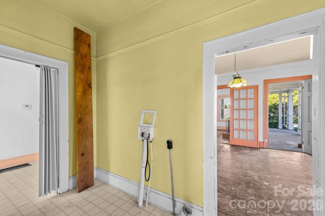 1011 Ashe Avenue NW, Lenoir, NC 28645