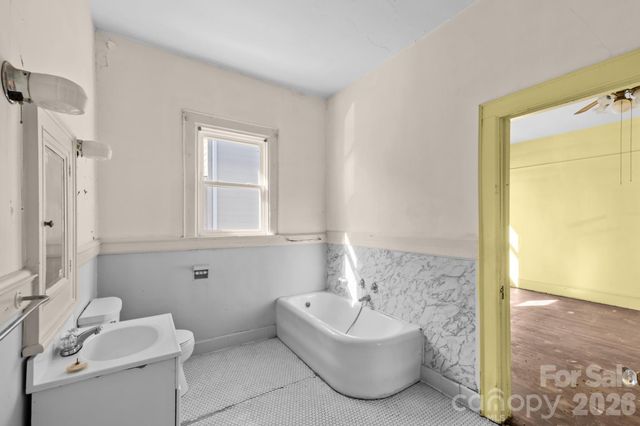 1011 Ashe Avenue NW, Lenoir, NC 28645