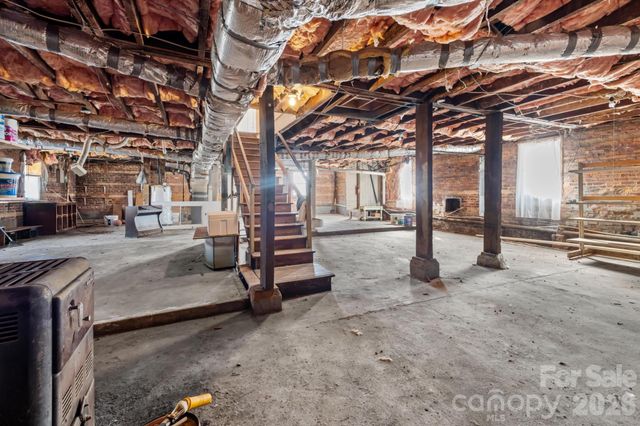 1011 Ashe Avenue NW, Lenoir, NC 28645