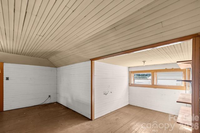 1011 Ashe Avenue NW, Lenoir, NC 28645