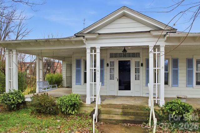 1011 Ashe Avenue NW, Lenoir, NC 28645