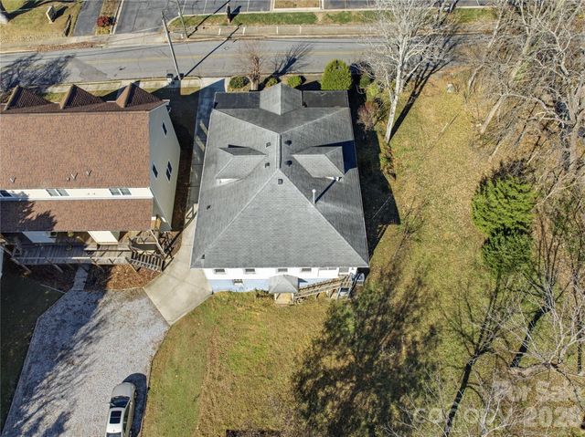 1011 Ashe Avenue NW, Lenoir, NC 28645