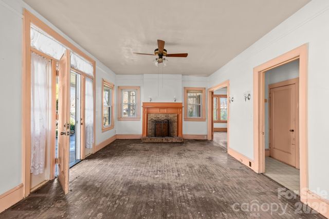 1011 Ashe Avenue NW, Lenoir, NC 28645