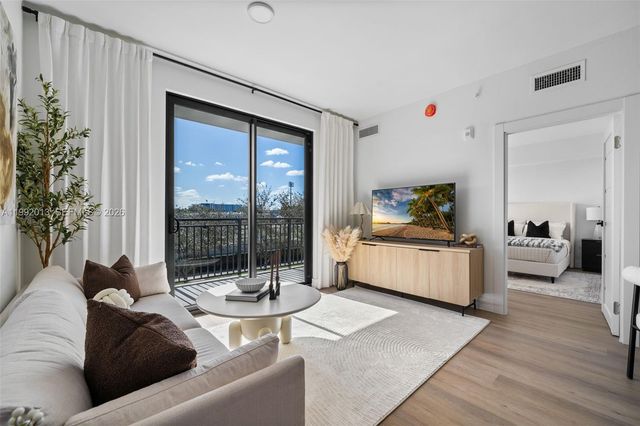 2479 NE 192nd St 206, Miami, FL 33180