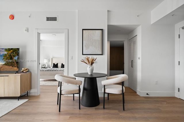 2479 NE 192nd St 206, Miami, FL 33180