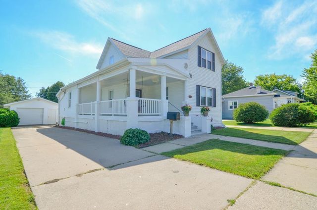 416 MAIN STREET, Oconto, WI 54153