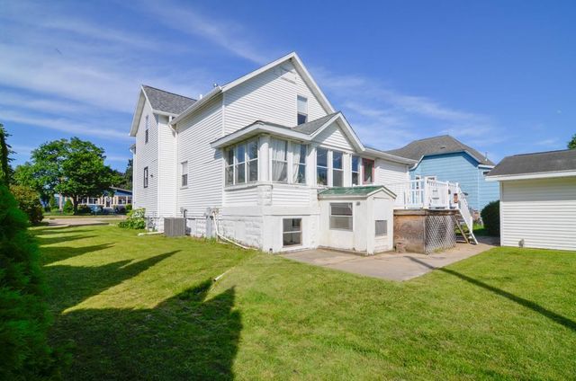 416 MAIN STREET, Oconto, WI 54153