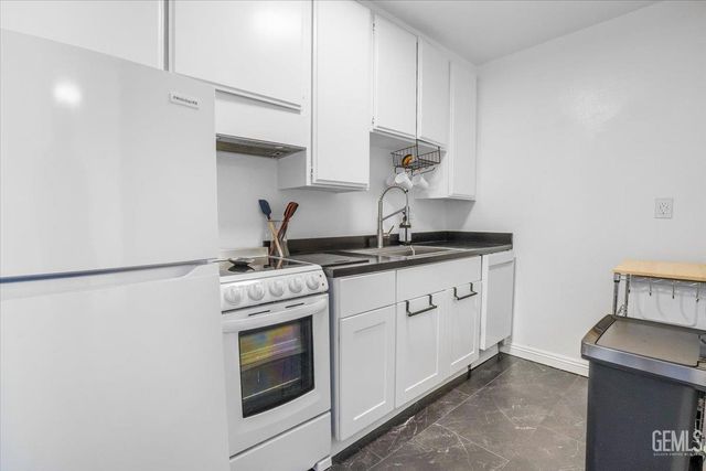 11645 Montana Avenue 126, Los Angeles, CA 90049