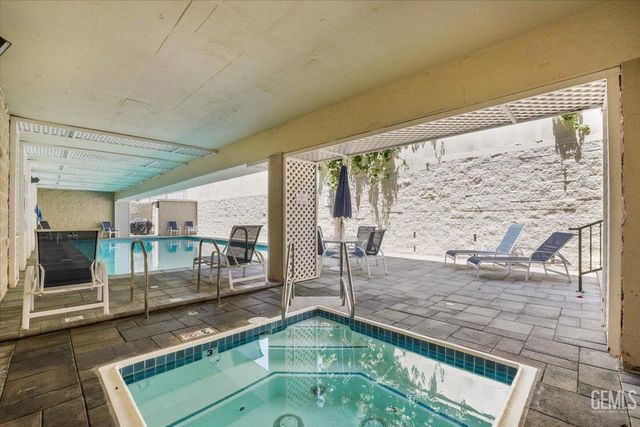 11645 Montana Avenue 126, Los Angeles, CA 90049