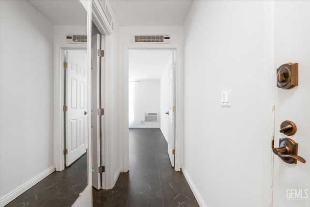 11645 Montana Avenue 126, Los Angeles, CA 90049