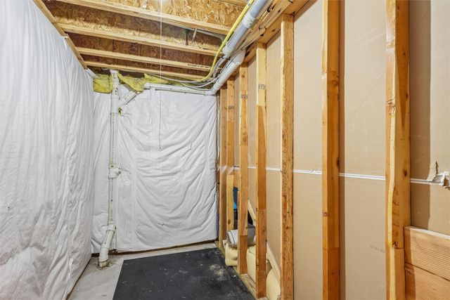 9483 Red Sunset Drive, West Des Moines, IA 50266