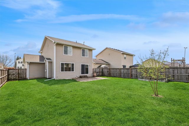 9483 Red Sunset Drive, West Des Moines, IA 50266