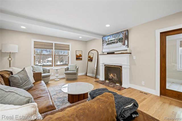 380 Depot Road, Clarkston, MI 48346