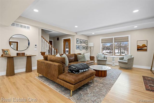 380 Depot Road, Clarkston, MI 48346