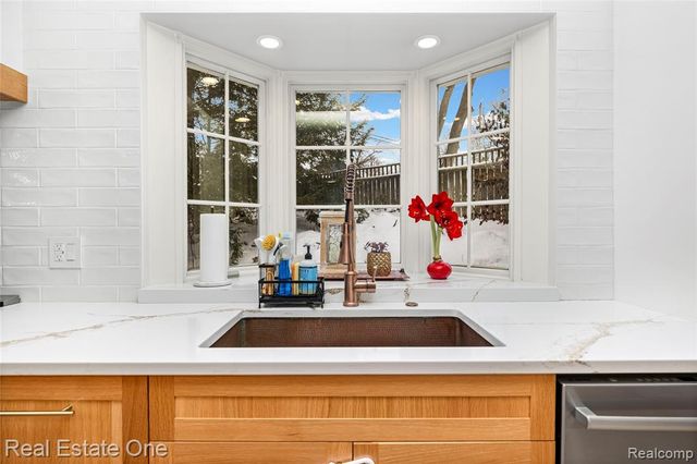 380 Depot Road, Clarkston, MI 48346