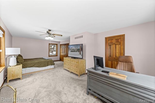 380 Depot Road, Clarkston, MI 48346