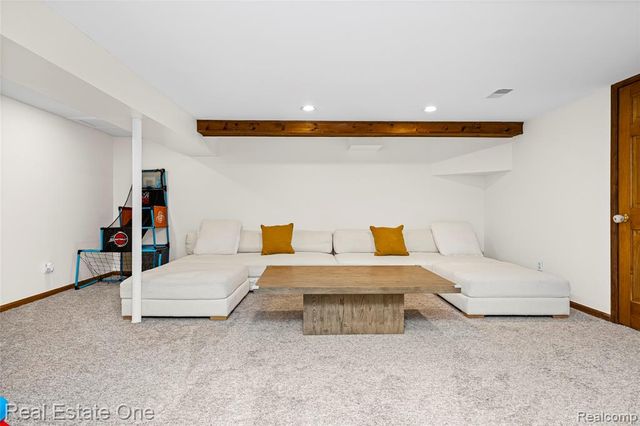 380 Depot Road, Clarkston, MI 48346