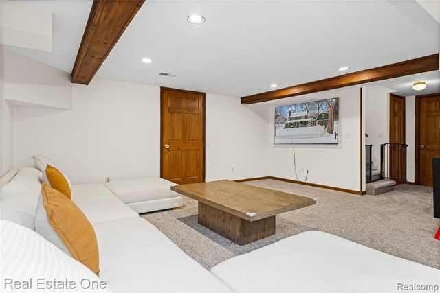 380 Depot Road, Clarkston, MI 48346