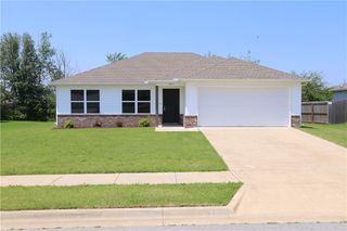 407 W Pittsfield Street, Siloam Springs, AR 72761