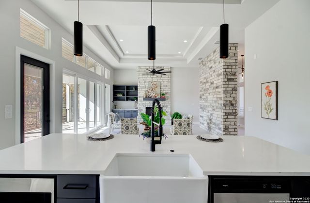 981 Jenny Leigh Trail, Bulverde, TX 78163