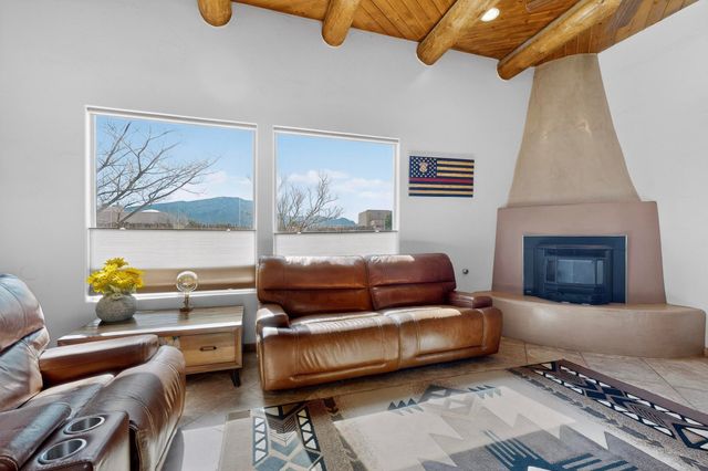 1 Caballo Sendero, Placitas, NM 87043