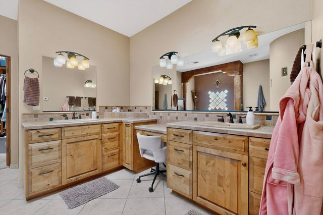 1 Caballo Sendero, Placitas, NM 87043