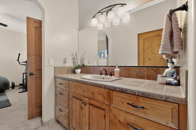 1 Caballo Sendero, Placitas, NM 87043