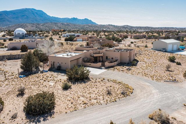 1 Caballo Sendero, Placitas, NM 87043