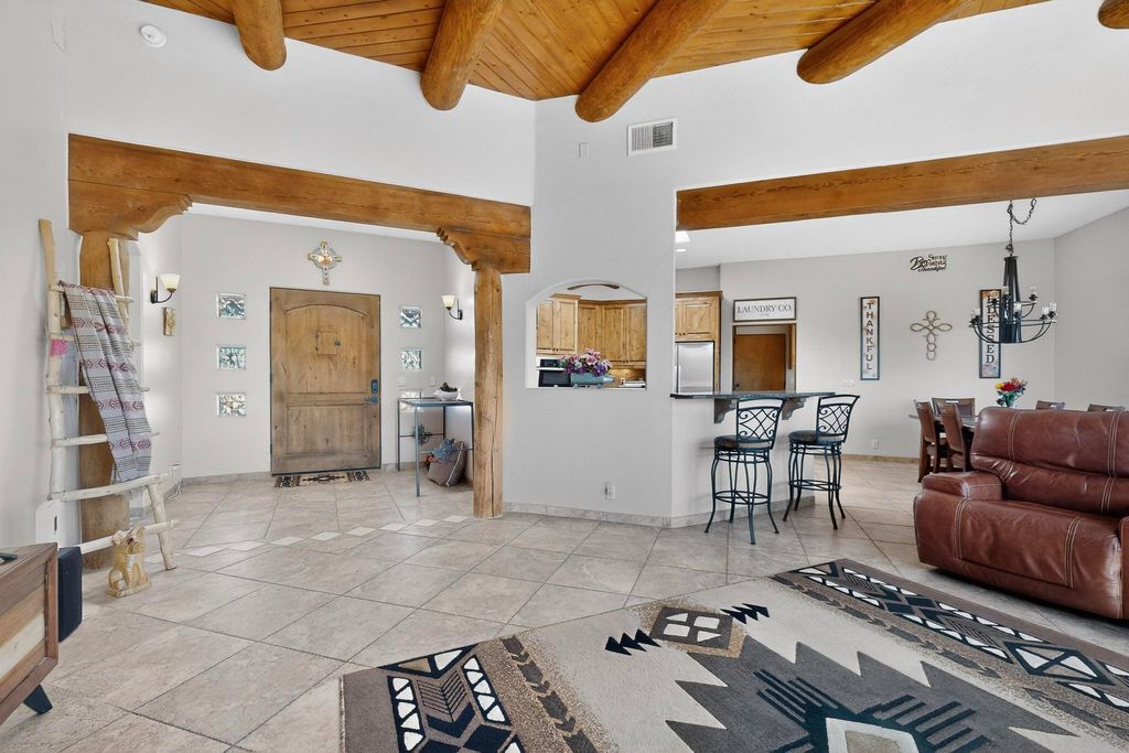 Image 12 of property listing at 1 Caballo Sendero, Placitas, NM 87043