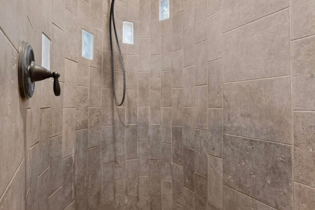 Image 25 of property listing at 1 Caballo Sendero, Placitas, NM 87043