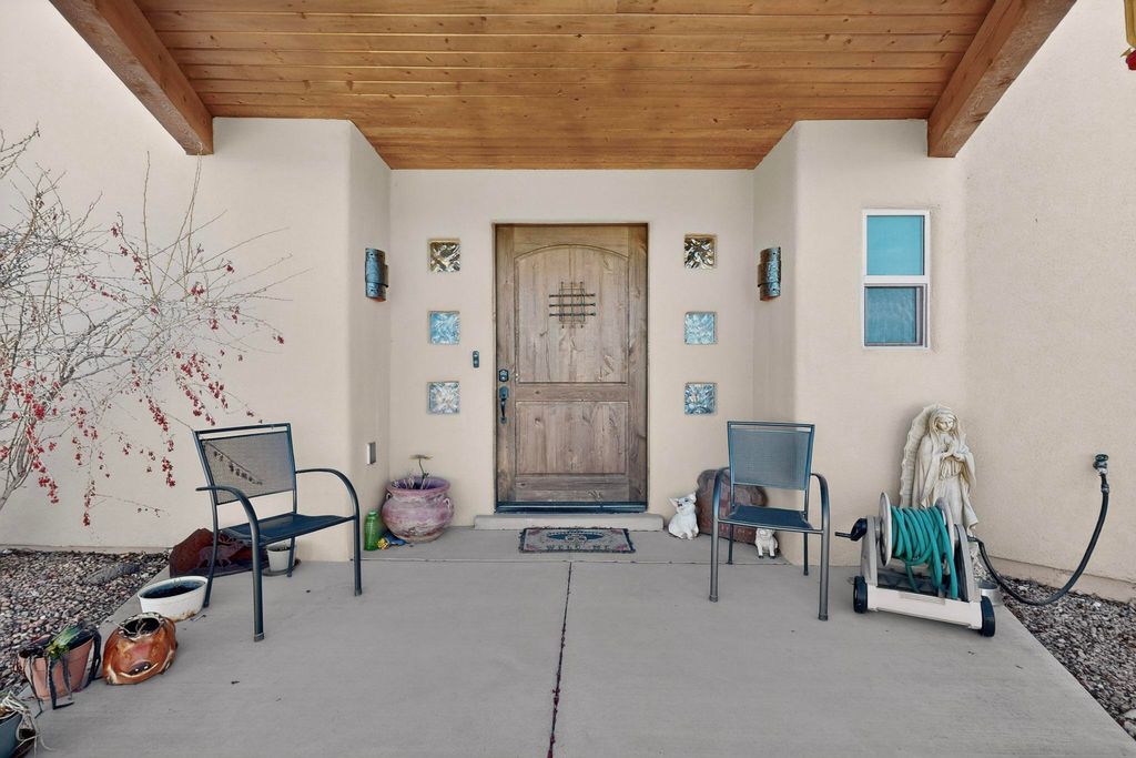 Image 34 of property listing at 1 Caballo Sendero, Placitas, NM 87043