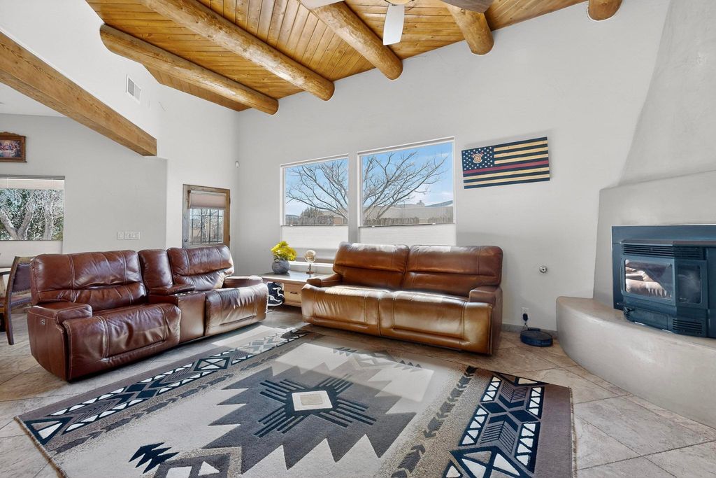Image 9 of property listing at 1 Caballo Sendero, Placitas, NM 87043