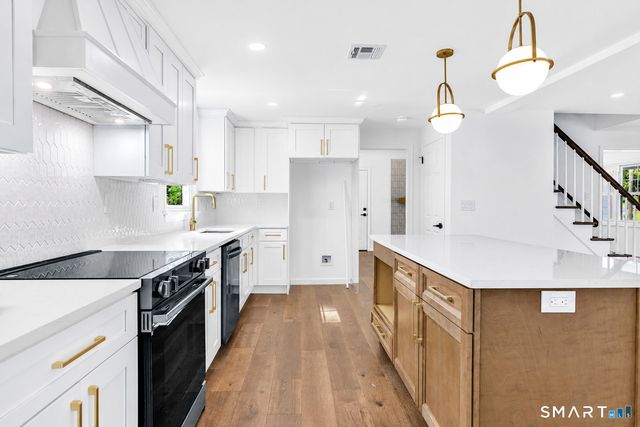 5 Butternut Drive, Bloomfield, CT 06002