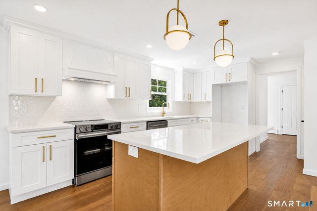 5 Butternut Drive, Bloomfield, CT 06002