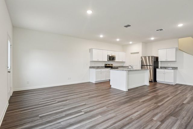 8867 Salamander Road 25, North Charleston, SC 29406