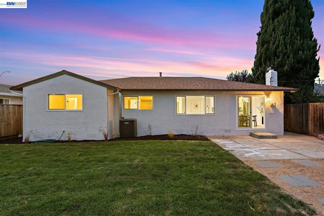 5557 Beau Ct, Fremont, CA 94538