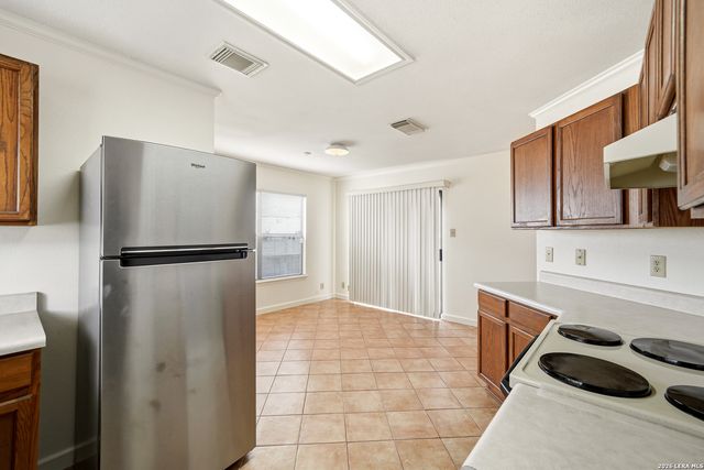 8942 KENTON CT, San Antonio, TX 78240