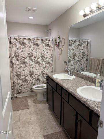 305 S Sycamore Street, Fremont, NC 27830