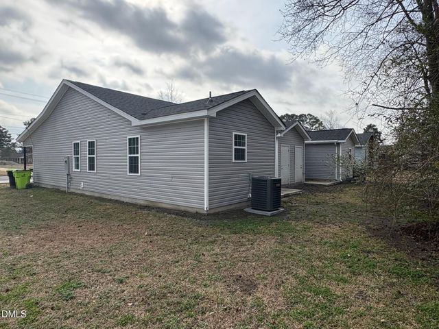 305 S Sycamore Street, Fremont, NC 27830