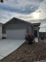 2208 Avery Vlg, New Braunfels, TX 78130