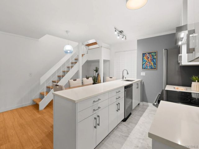 1251 Parker Pl 2D, San Diego, CA 92109