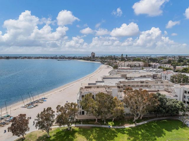 1251 Parker Pl 2D, San Diego, CA 92109